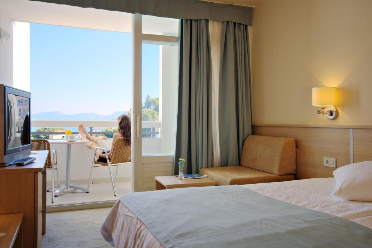 Hotel Quercus Drvenik  Esterno foto