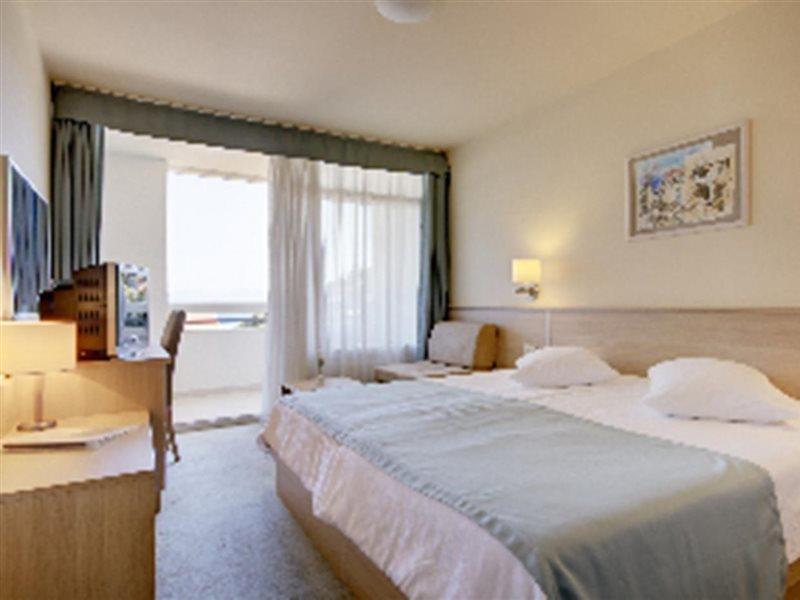 Hotel Quercus Drvenik  Esterno foto